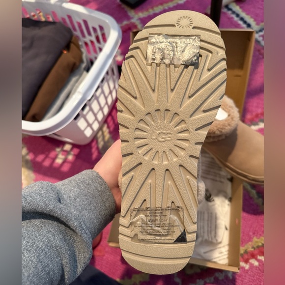 UGG Ultramini Spill Seam - Picture 6 of 7